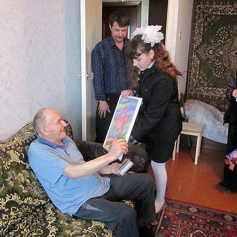 «Спасибо деду за Победу!». Приятной неожиданностью поздравление стало и для Василия Ивановича Ступа.