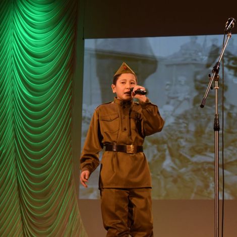 Трогательно исполнил песню «Два орла» Нурсултан Сейпилов.